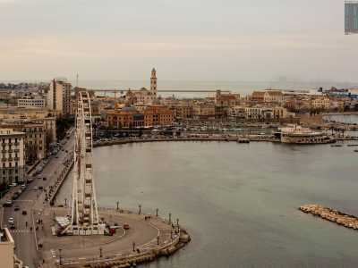 ...ma a dominare al centro � lo skyline della citt� vecchia 